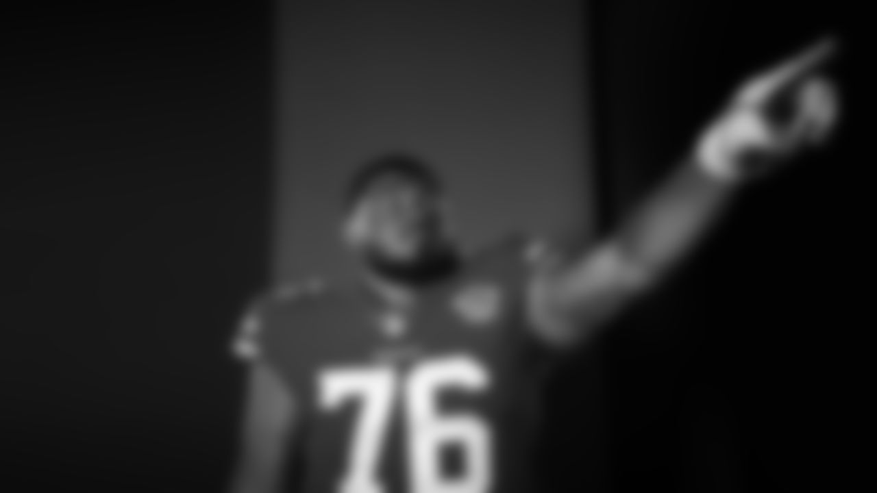 OL Jaylon Moore