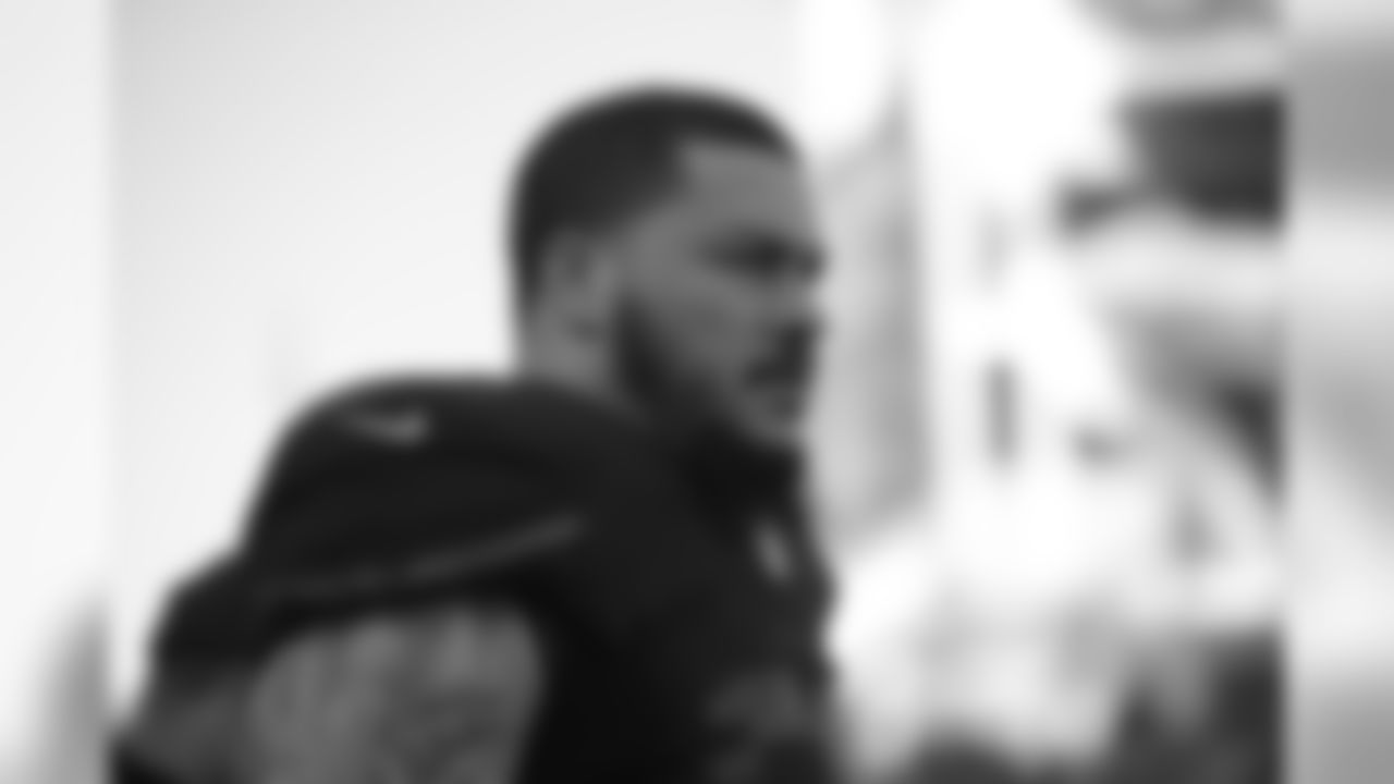 LB - Aaron Lynch