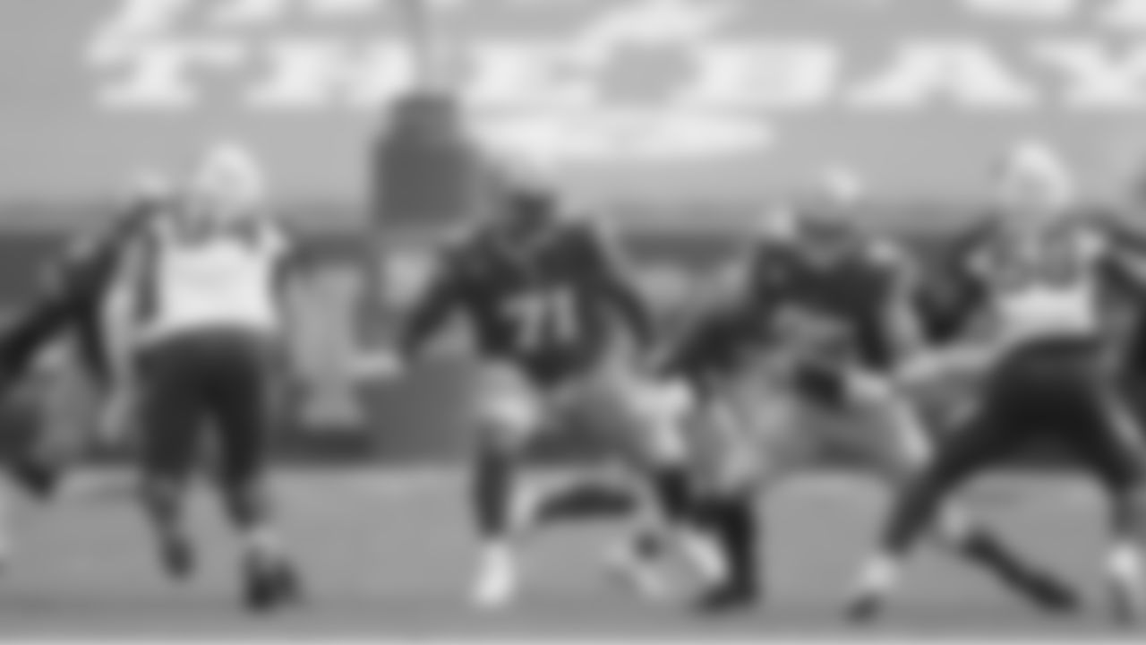 T Trent Williams
