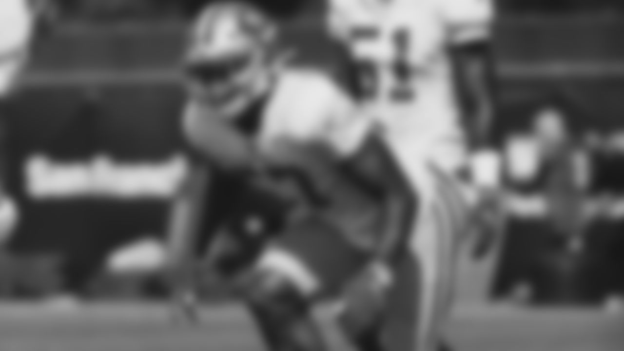 LB Dre Greenlaw