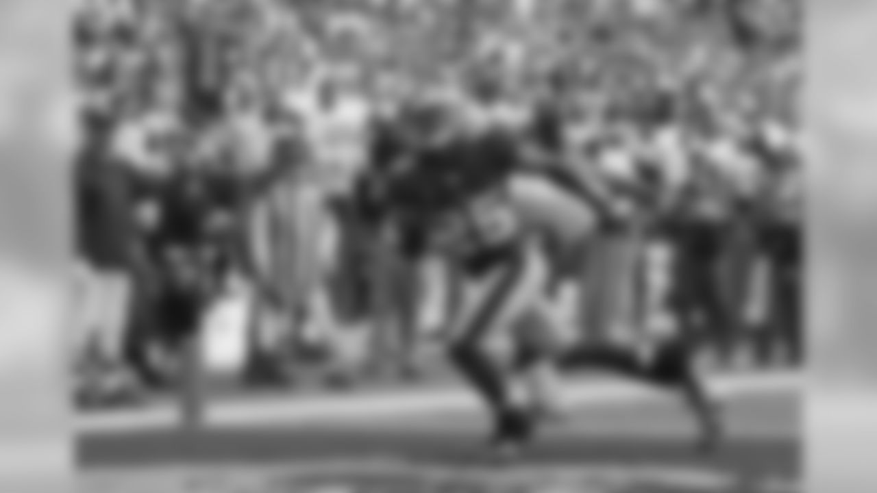 1998 -- CB R.W. McQuarters -- 28th overall