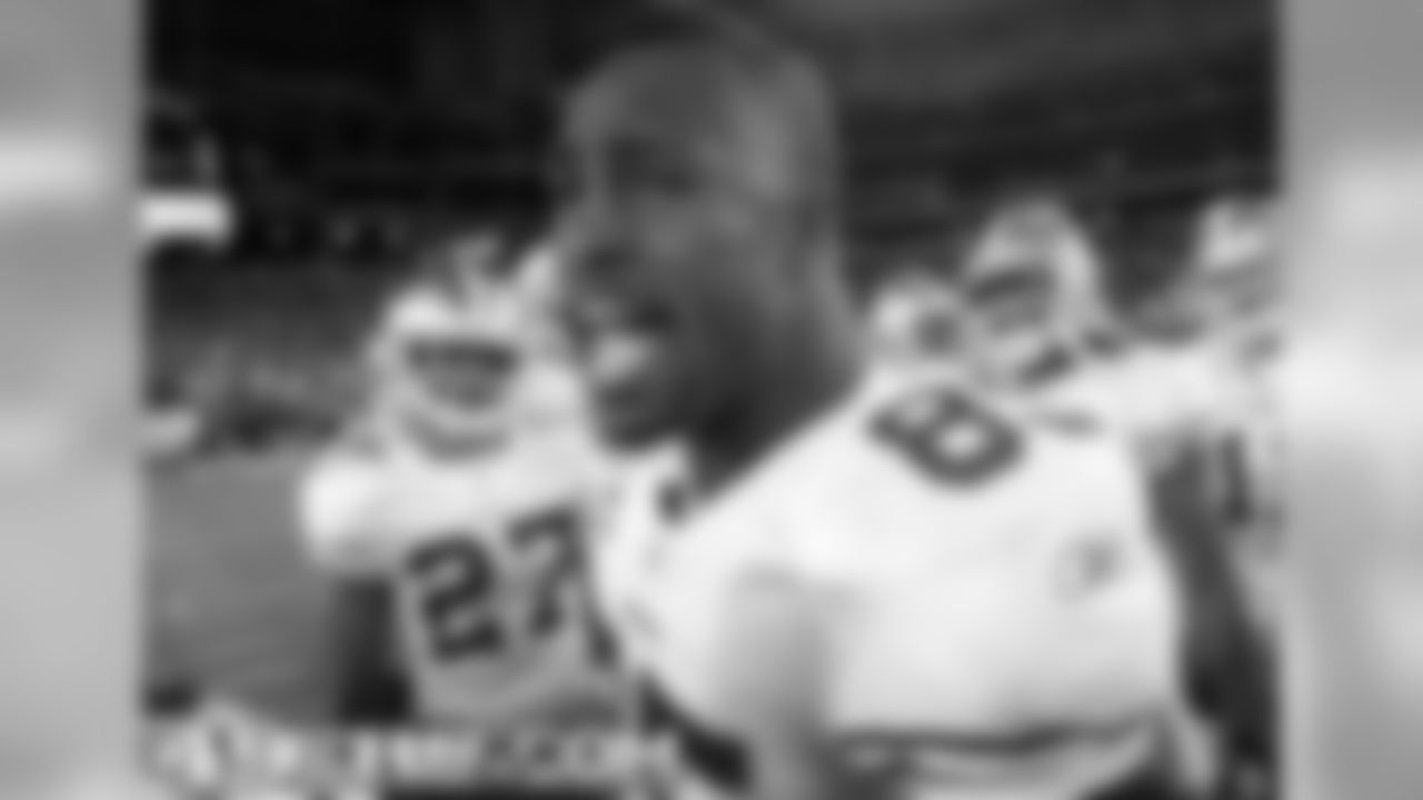 TE Vernon Davis before MNF in Arizona