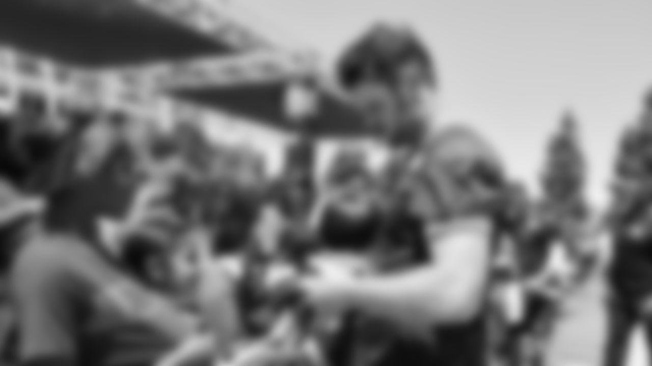 QB Sam Darnold