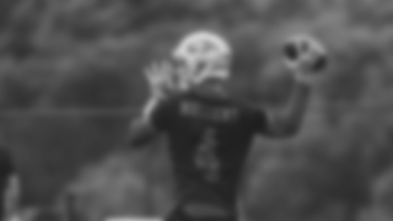 QB Nick Mullens