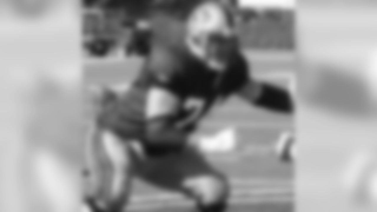 T Joe Staley