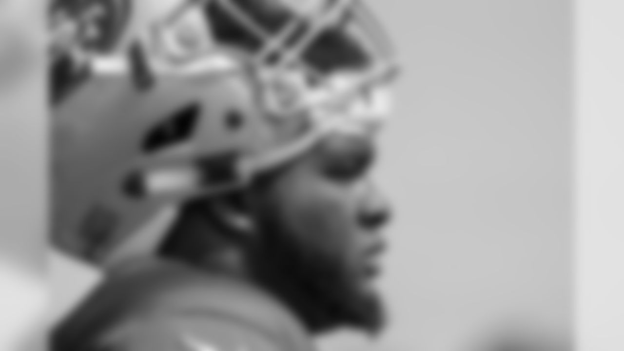 DL D.J. Jones
