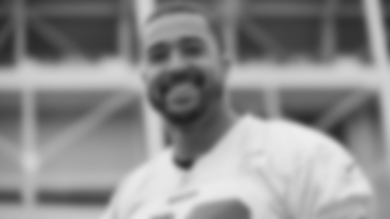 LB Mark Nzeocha