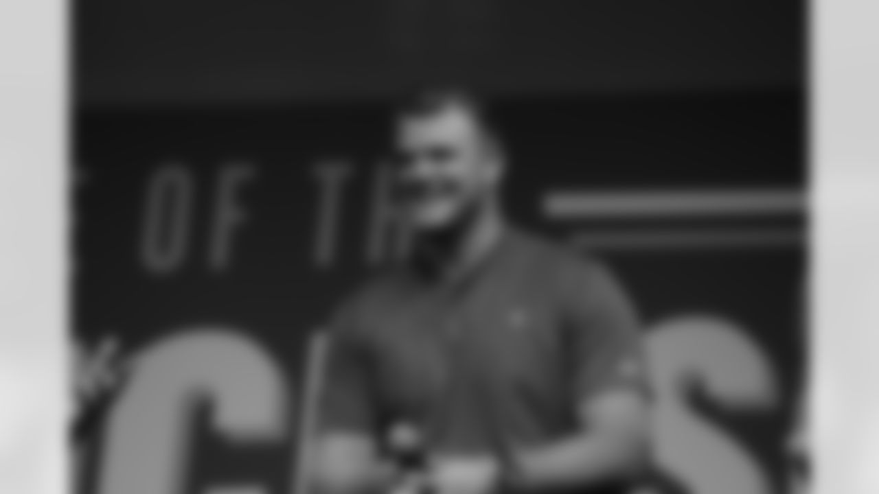 T Mike McGlinchey