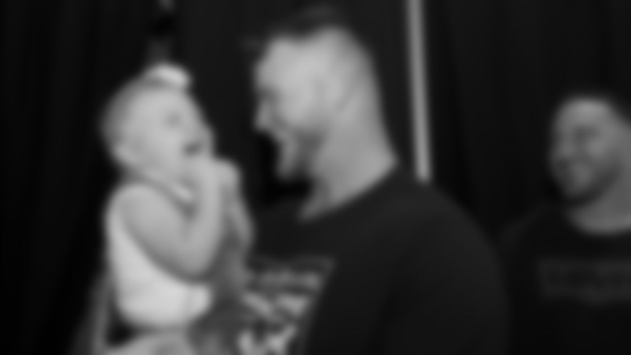 T Mike McGlinchey