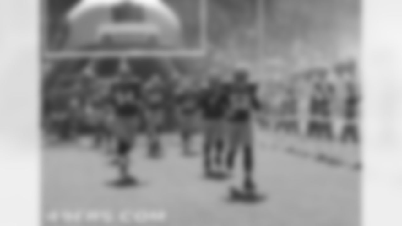 Patrick Willis and the rest of his teammates take the field at Candlestick Park.