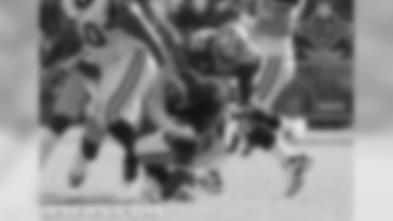 One of Willis' biggest hits of the season was on this tackle of Steven Jackson.