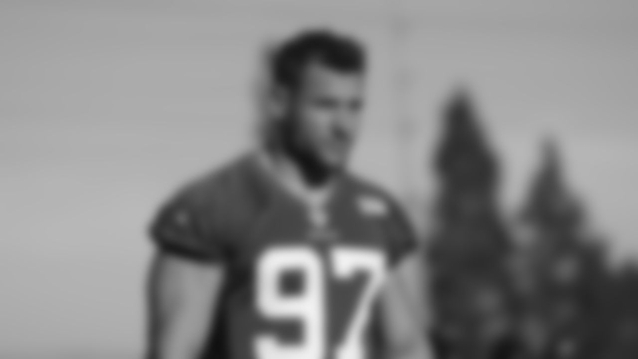 DL Nick Bosa