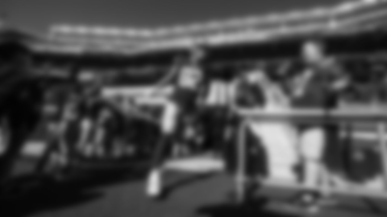 TE Ross Dwelley