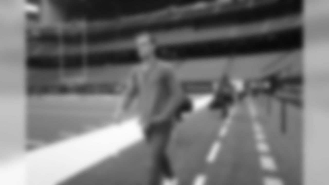 TE Ross Dwelley
