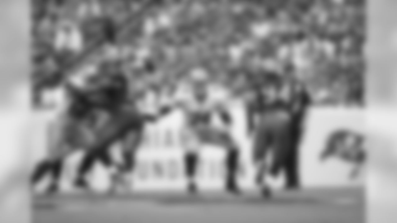 2013 -- 49ers offensive tackle Joe Staley