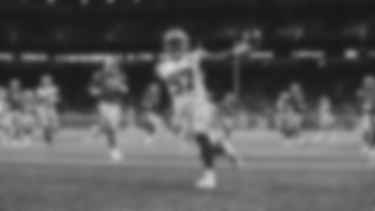 LB Dre Greenlaw