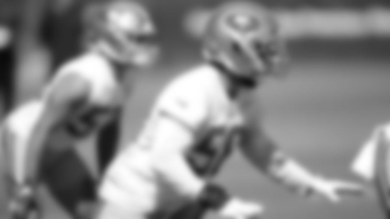 DL Alex Barrett