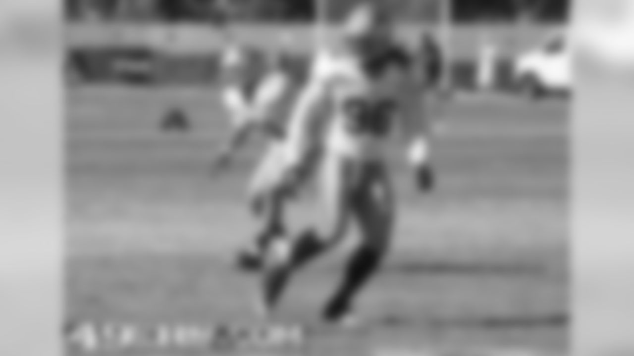 LB Antwan Applewhite