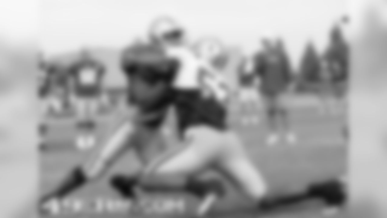 LB NaVorro Bowman vs. FB Moran Norris in the nutcracker