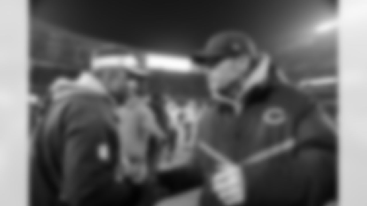 Saints Head Coach Sean Payton speaks with Bears Head Coach Marc Trestman after the game.