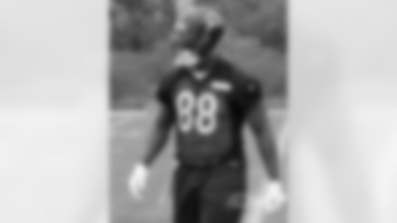 TE Dion Sims