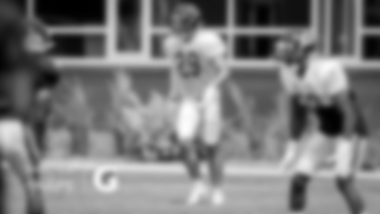 DB Dane Cruikshank