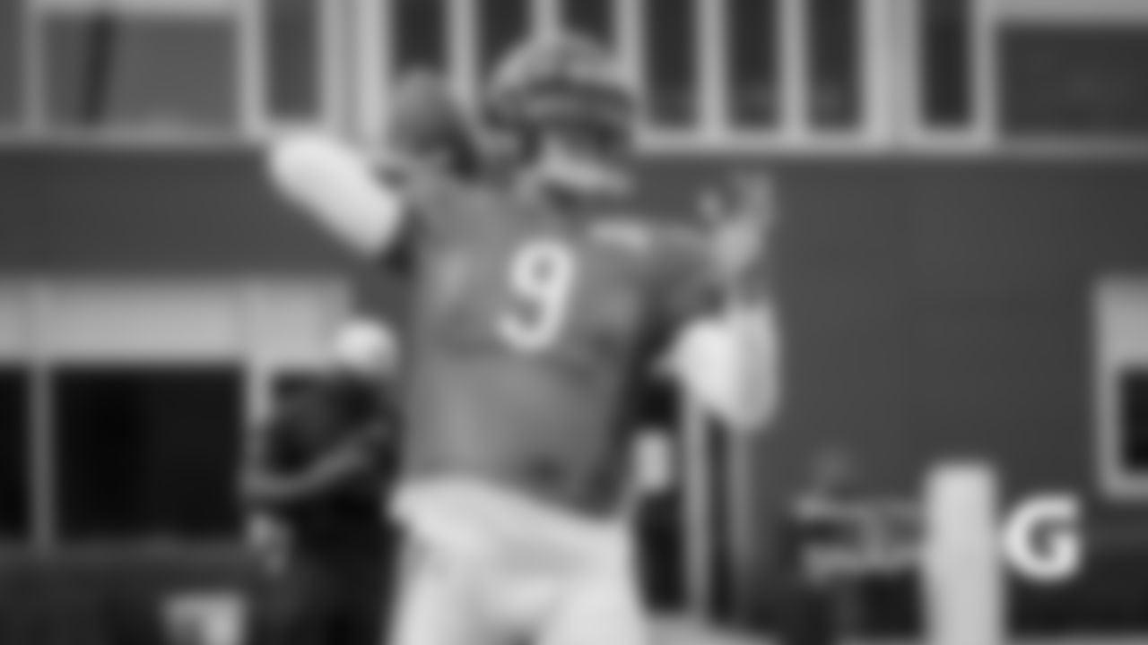 QB Nick Foles