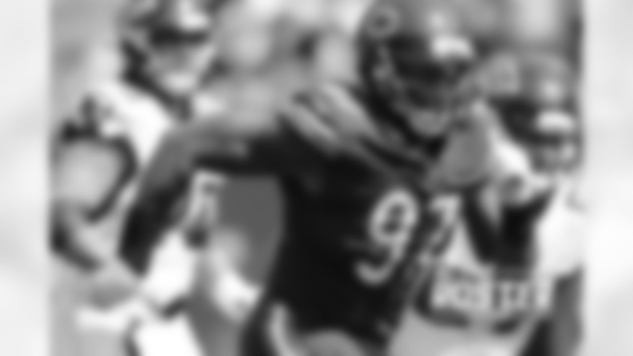 OLB Willie Young