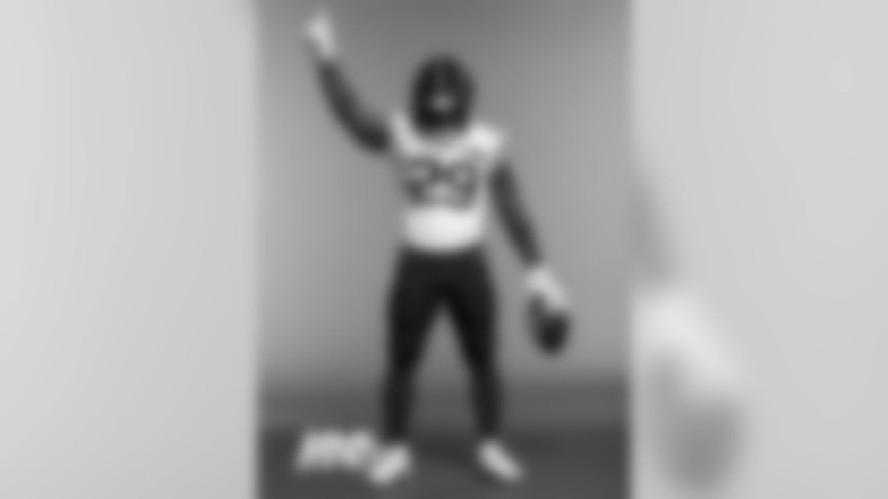 The Bears officially revealed the full classic uniform that will be worn twice during the 2019 season at Bears100 Celebration Weekend.
