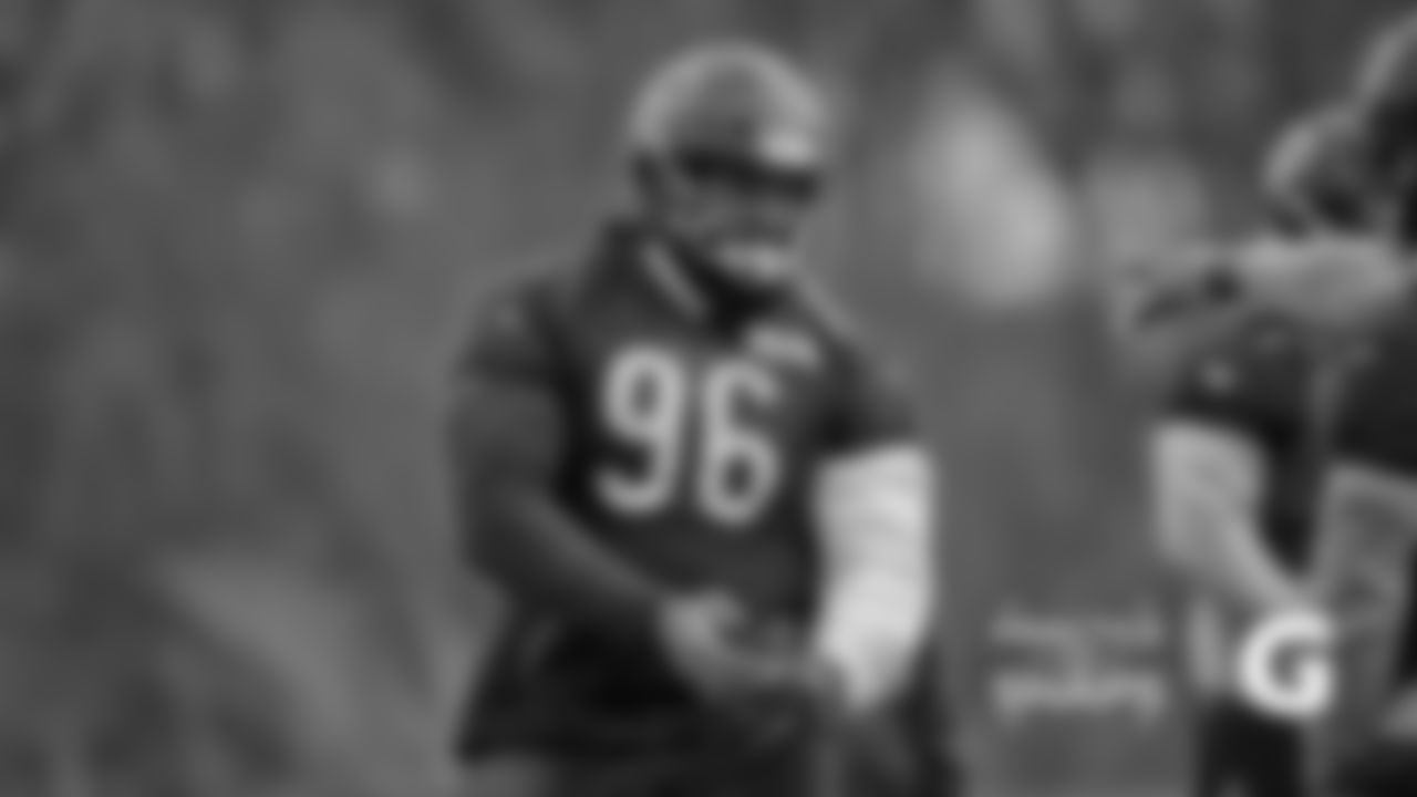 DT Akiem Hicks