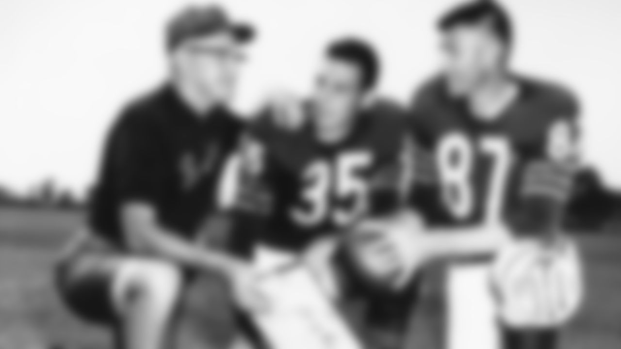 (10) 1954
The Bears landed two key offensive stars in the 1954 draft in second-round fullback Rick Casares and 15th-round receiver Harlon Hill. Casares played 10 seasons with the Bears, rushing for 5,675 yards and 49 touchdowns on 1,386 carries. He was the franchise's all-time leader rusher until he was surpassed by Walter Payton in 1979. Hill spent eight seasons with the Bears. He was voted NFL Rookie of the Year in 1954, became the first winner of the Jim Thorpe Trophy as league MVP in 1955, and was a three-time All Pro selection.