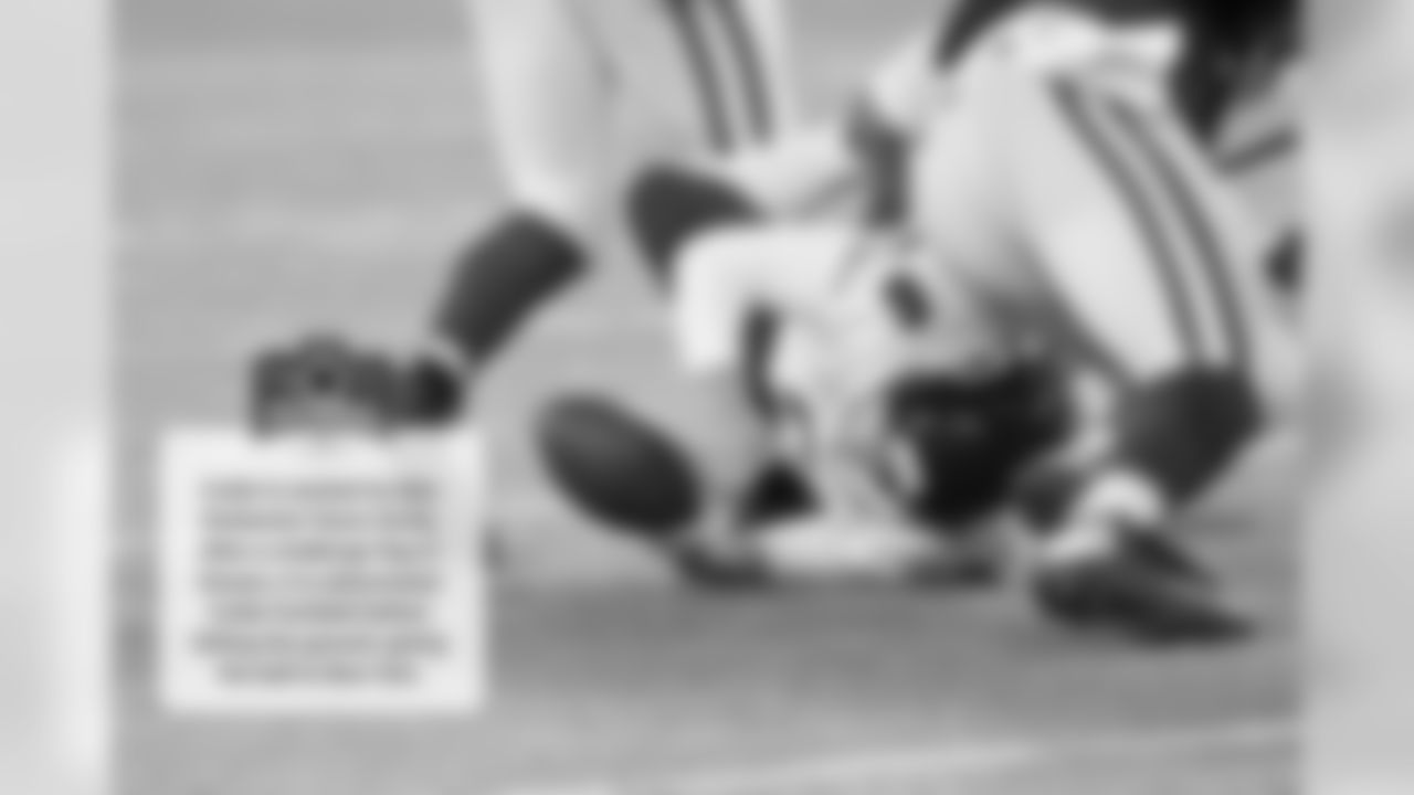 Cutler is sacked by Jets linebacker Davis Harris. After a challenge flag is thrown, it is determined Cutler fumbled before hitting the ground, giving the ball to New York.