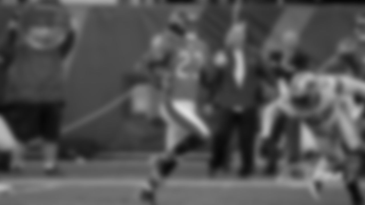 KR/PR/WR Devin Hester