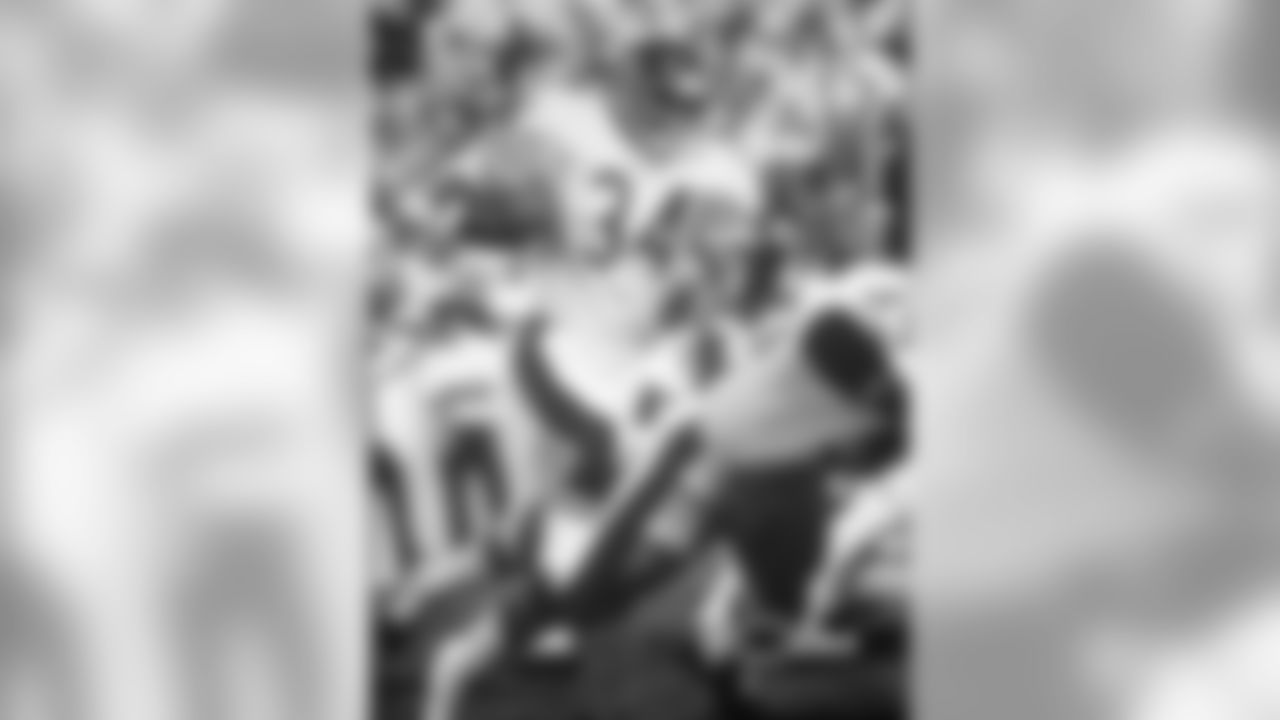 Walter Payton
Favorite player of: Cody Parkey, Mitchell Trubisky, Prince Amukamara, Jordan Howard, Tarik Cohen, Benny Cunningham, Joel Iyiegbuniwe, Michael Burton, Sam Acho