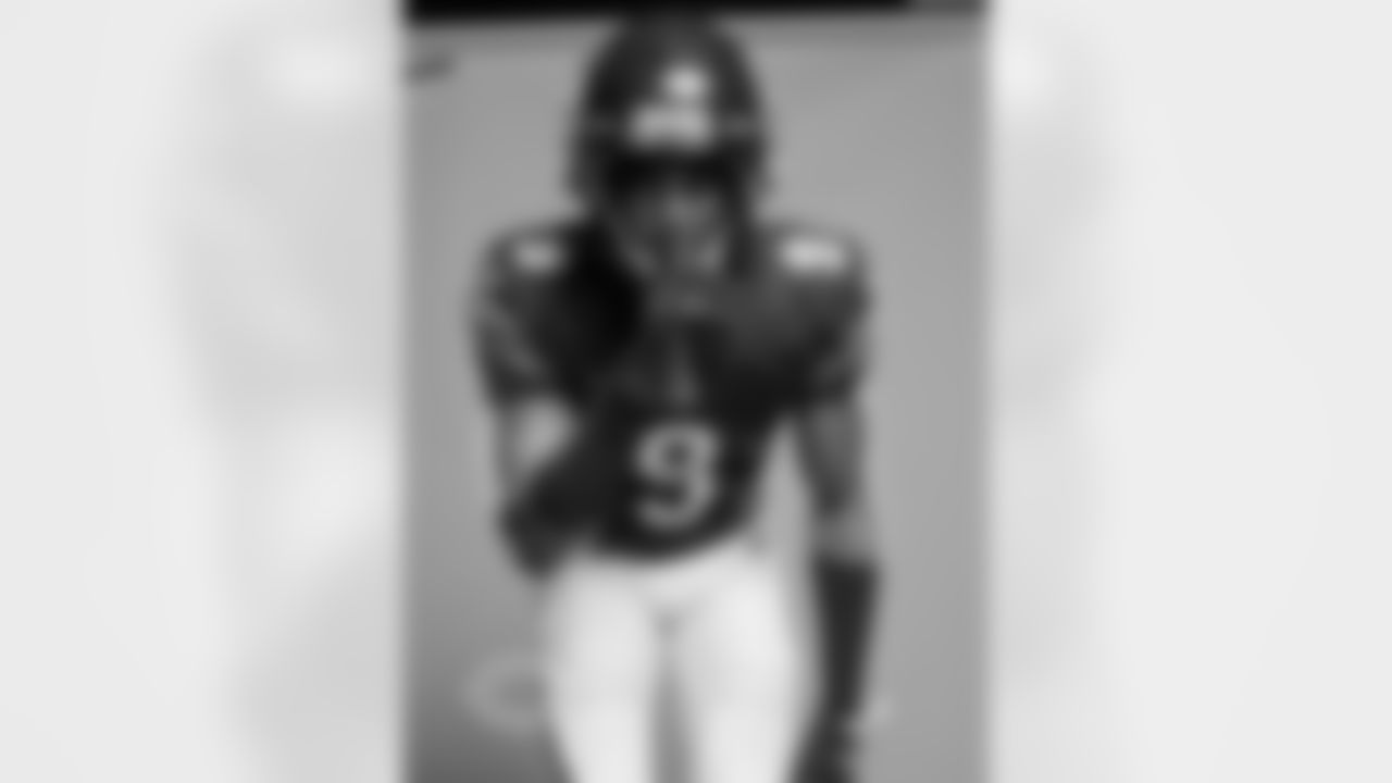DB Jaquan Brisker