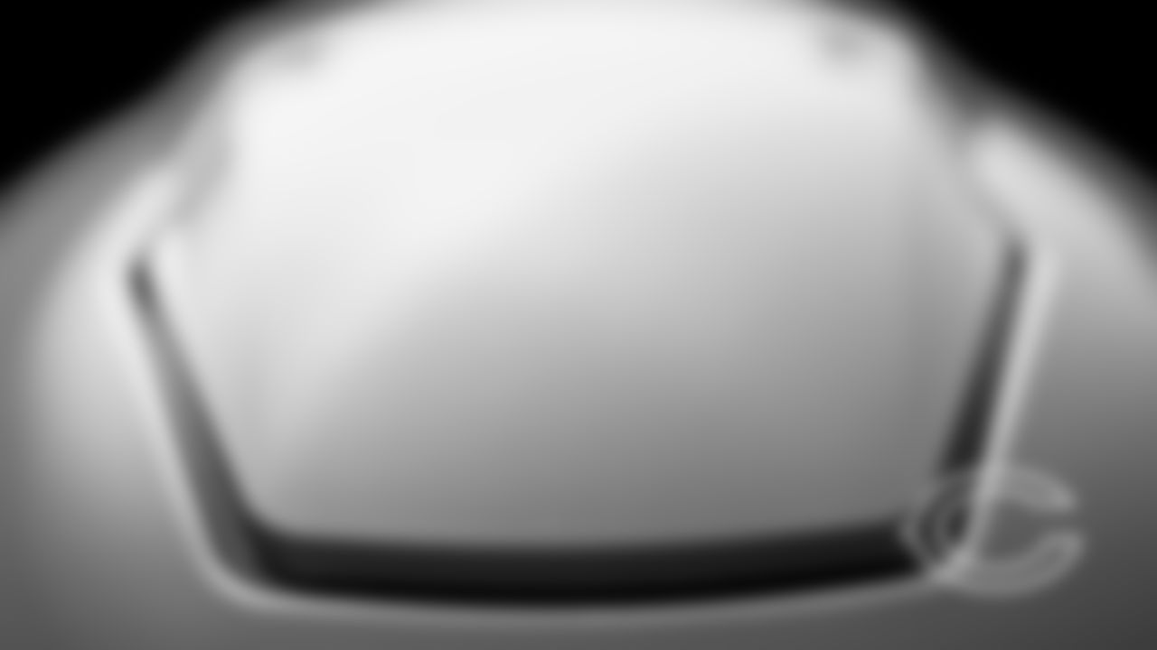2022_Orange_Helmet_011