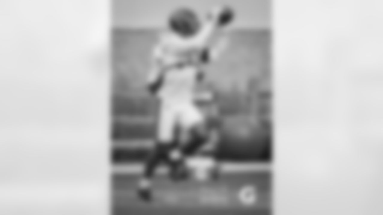 WR Anthony Miller