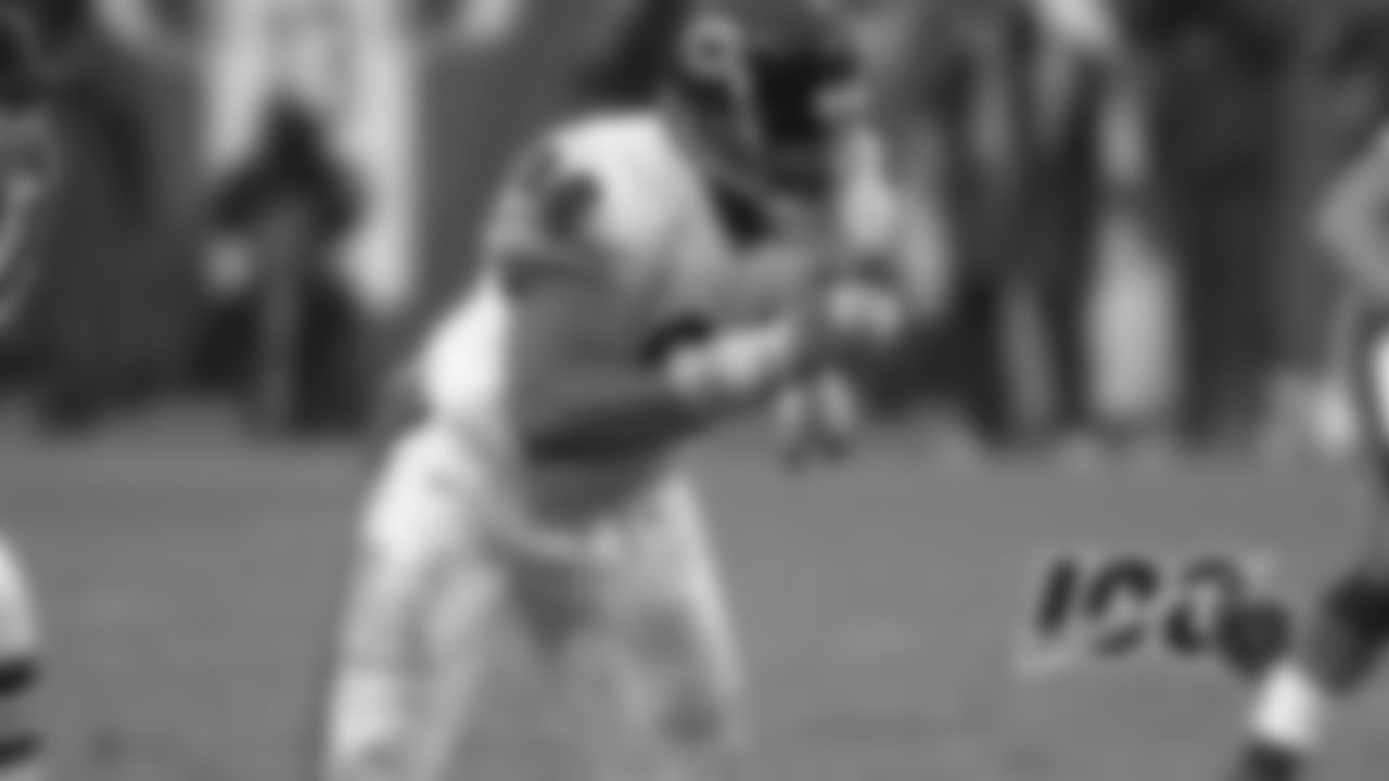 2000: Clyde Simmons, DT