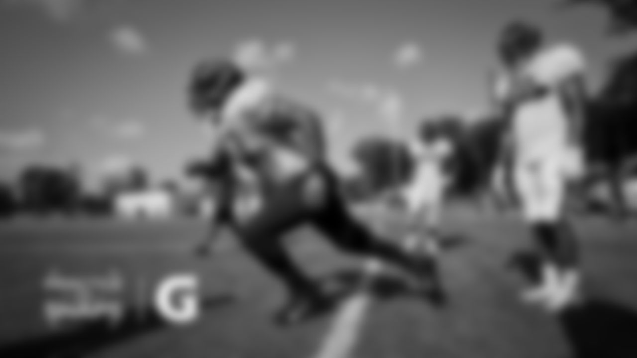 LB James Vaughters