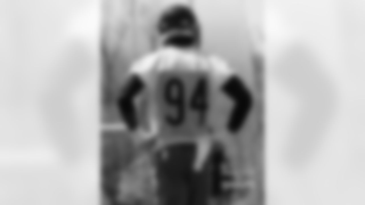 LB Leonard Floyd
