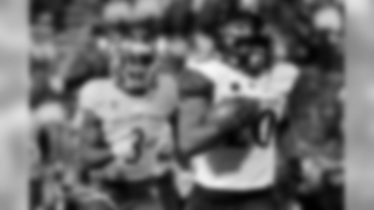 Rashaad Penny, RB, San Diego St.
Pick #27, Seattle Seahawks
Soldier Field Week 2