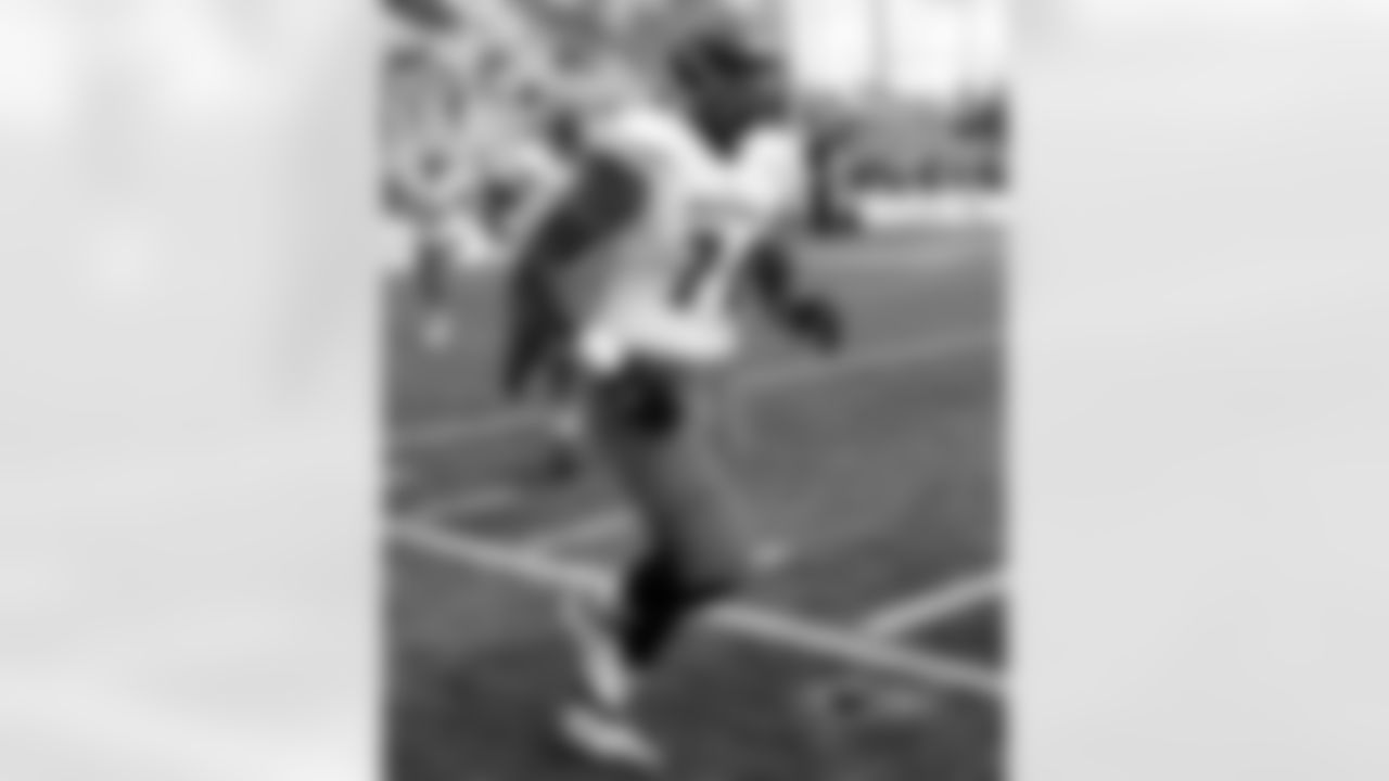 70 Julién Davenport, T, 6-7, 315 lbs, Bucknell, FCS