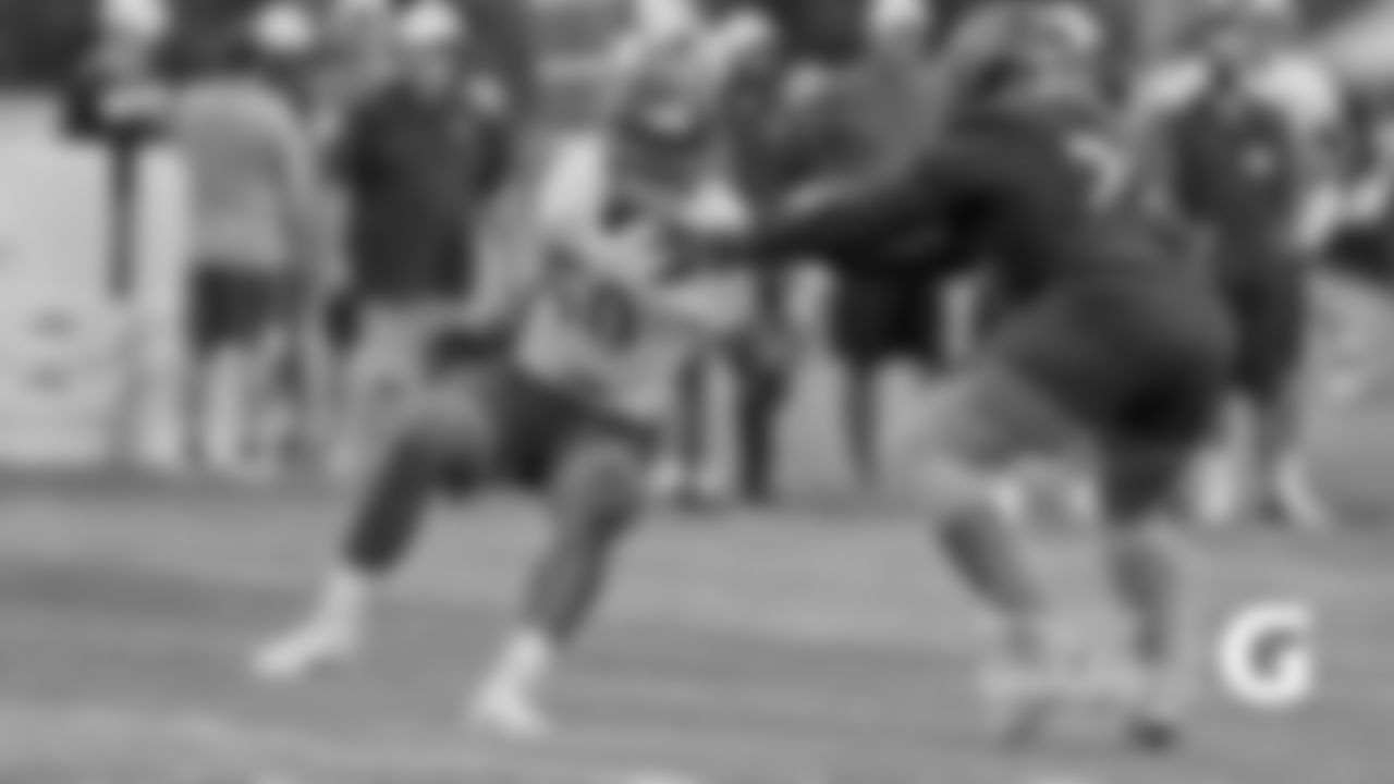 LB Chuck Harris