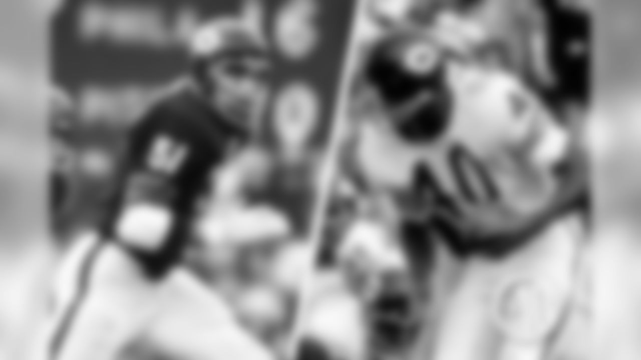 1965 first round Dick Butkus and Gale Sayers. The Bears hit a pair of grand slams with the No. 3 and 4 picks in the 1965 draft when they selected a pair of legendary Hall of Famers.