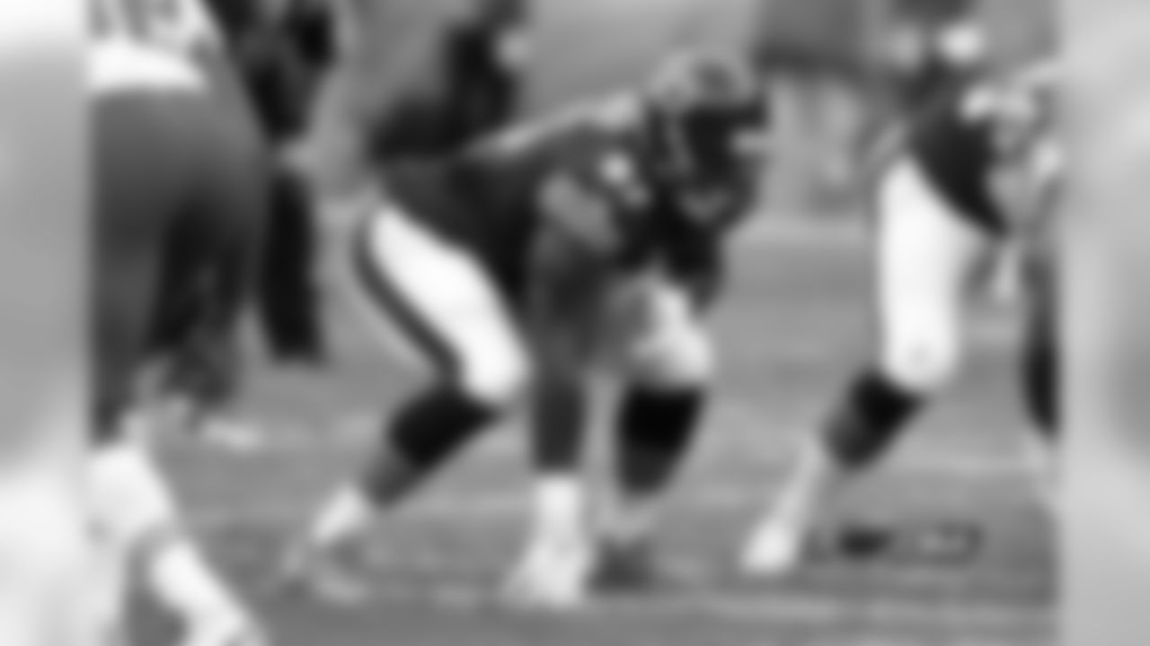 TE Greg Scruggs