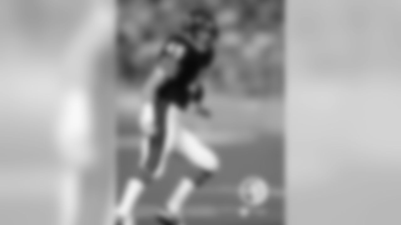 6. Gary Fencik
The Barrington High School graduate, who played his entire 12-year NFL career with the Bears, was a two-time Pro Bowler who remains the franchise's all-time leader with 38 interceptions.