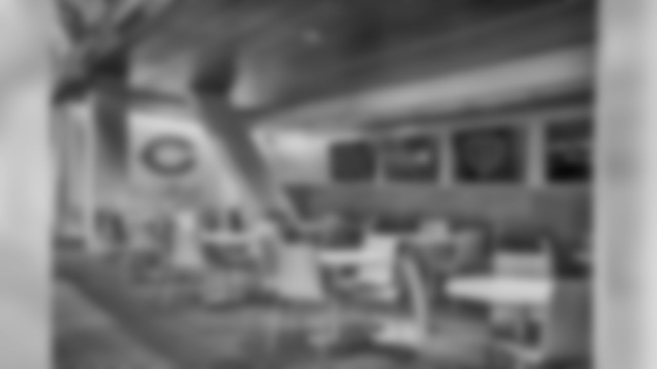united-club-full-04