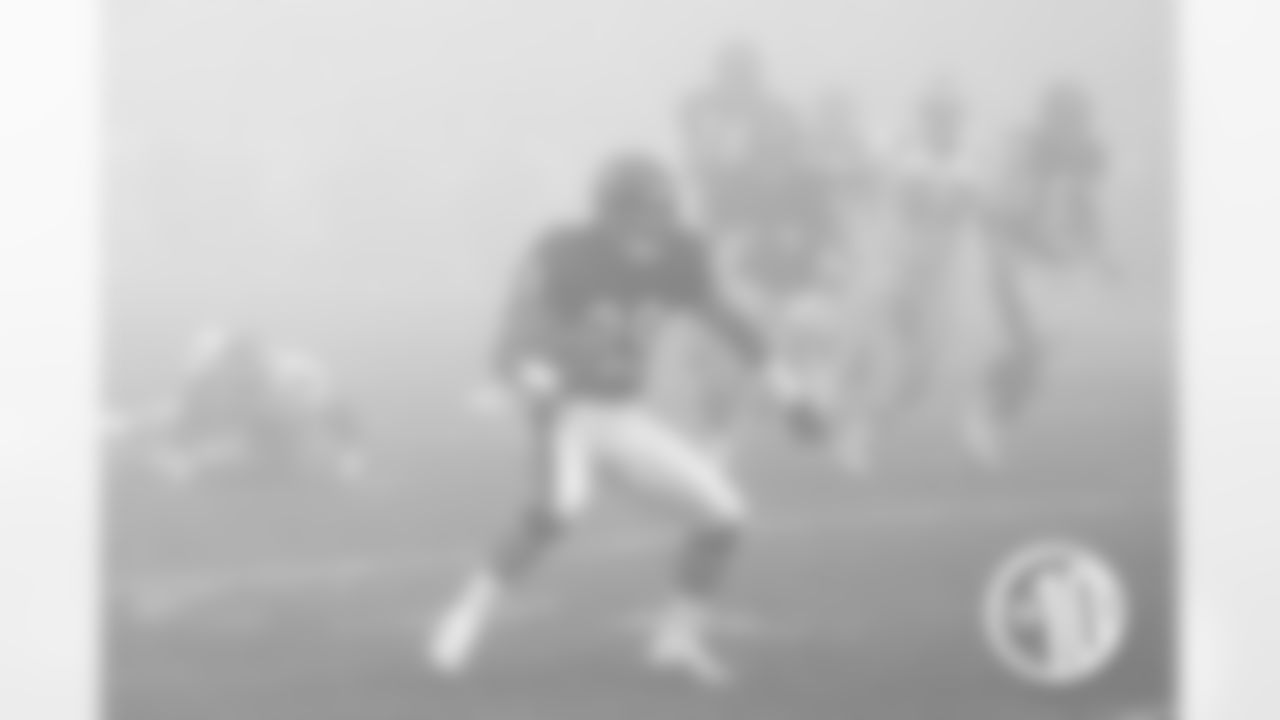 The final day of 1988 was the setting for the famous Fog Bowl at Soldier Field. Many fans watching live and on TV were unable to see because of the weather, but Dennis McKinnon had 108 receiving yards to help the Bears advanced to the divisional round of the playoffs.
