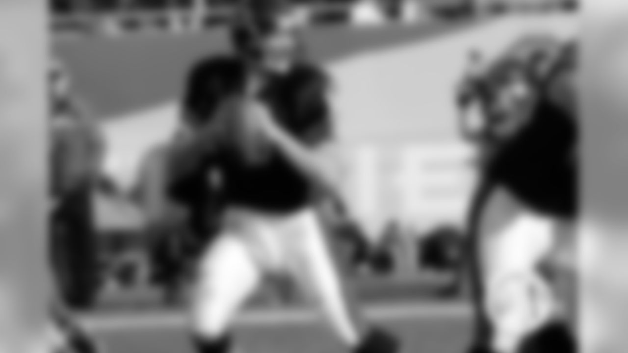 The fifth-round pick out of Ohio State started five games in 2004 and threw for 718 yards and three touchdowns. Those stats would be the only ones Krenzel would ever accumulate as a pro, as he never took another snap after his rookie season.
