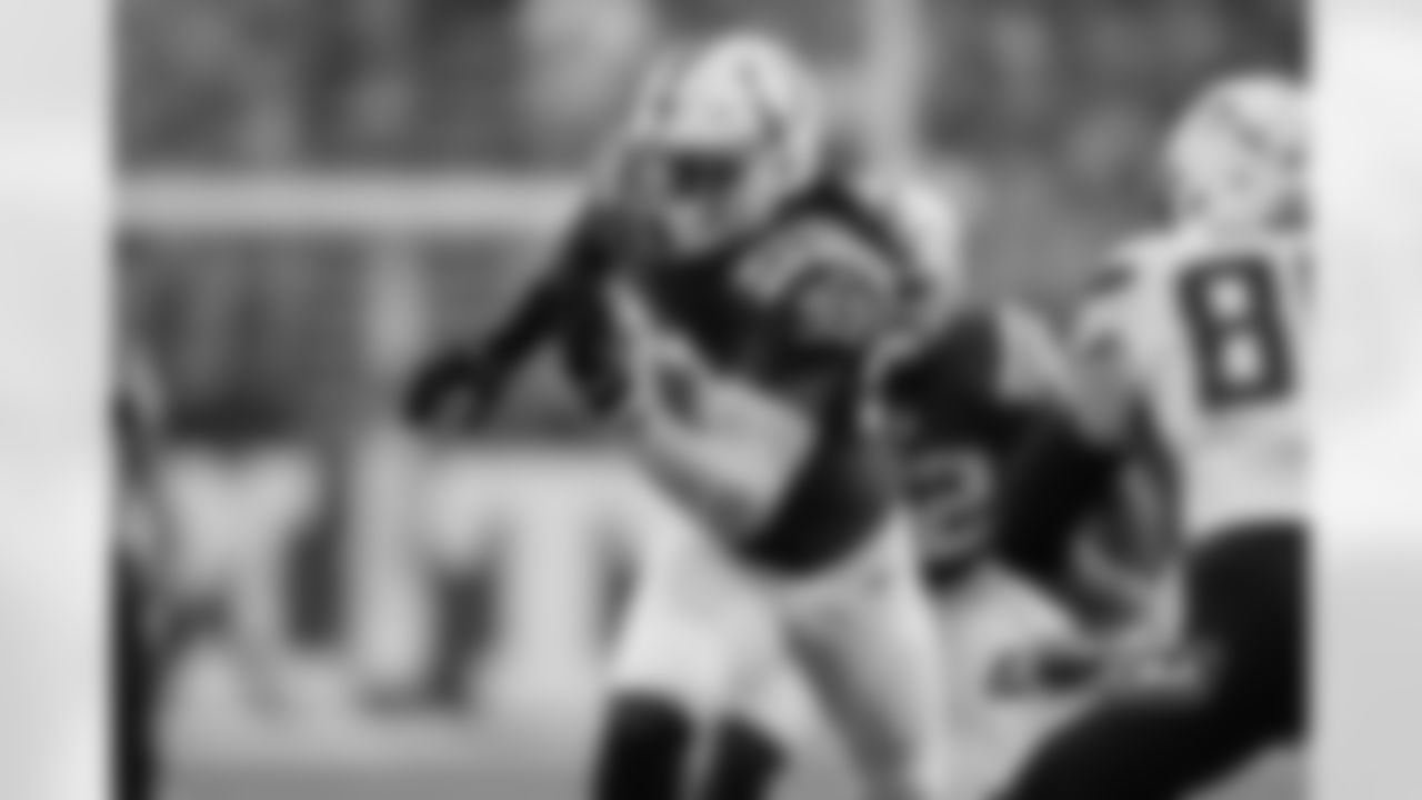 OLB Erik Walden